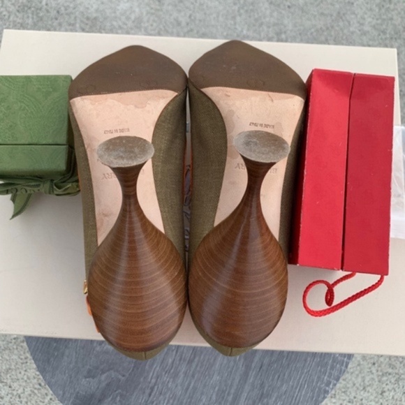 Burberry Brecon Canvas And Leather Pumps - Picture 9 of 12